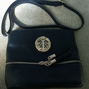 A hand bag